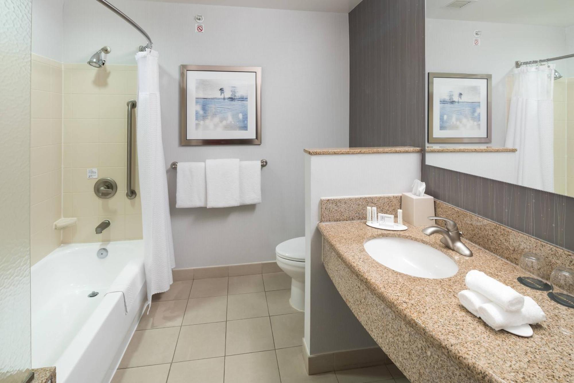 Courtyard By Marriott West Orange Hotel Екстериор снимка