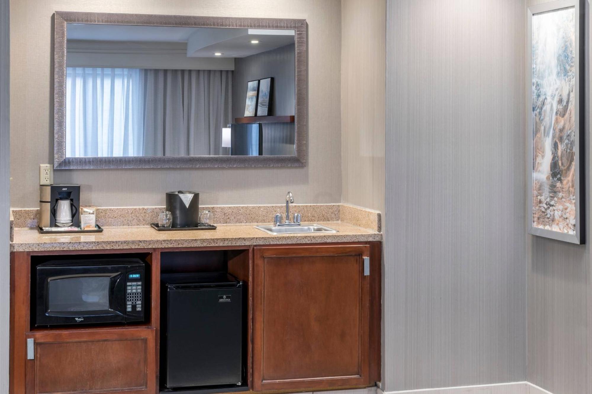 Courtyard By Marriott West Orange Hotel Екстериор снимка