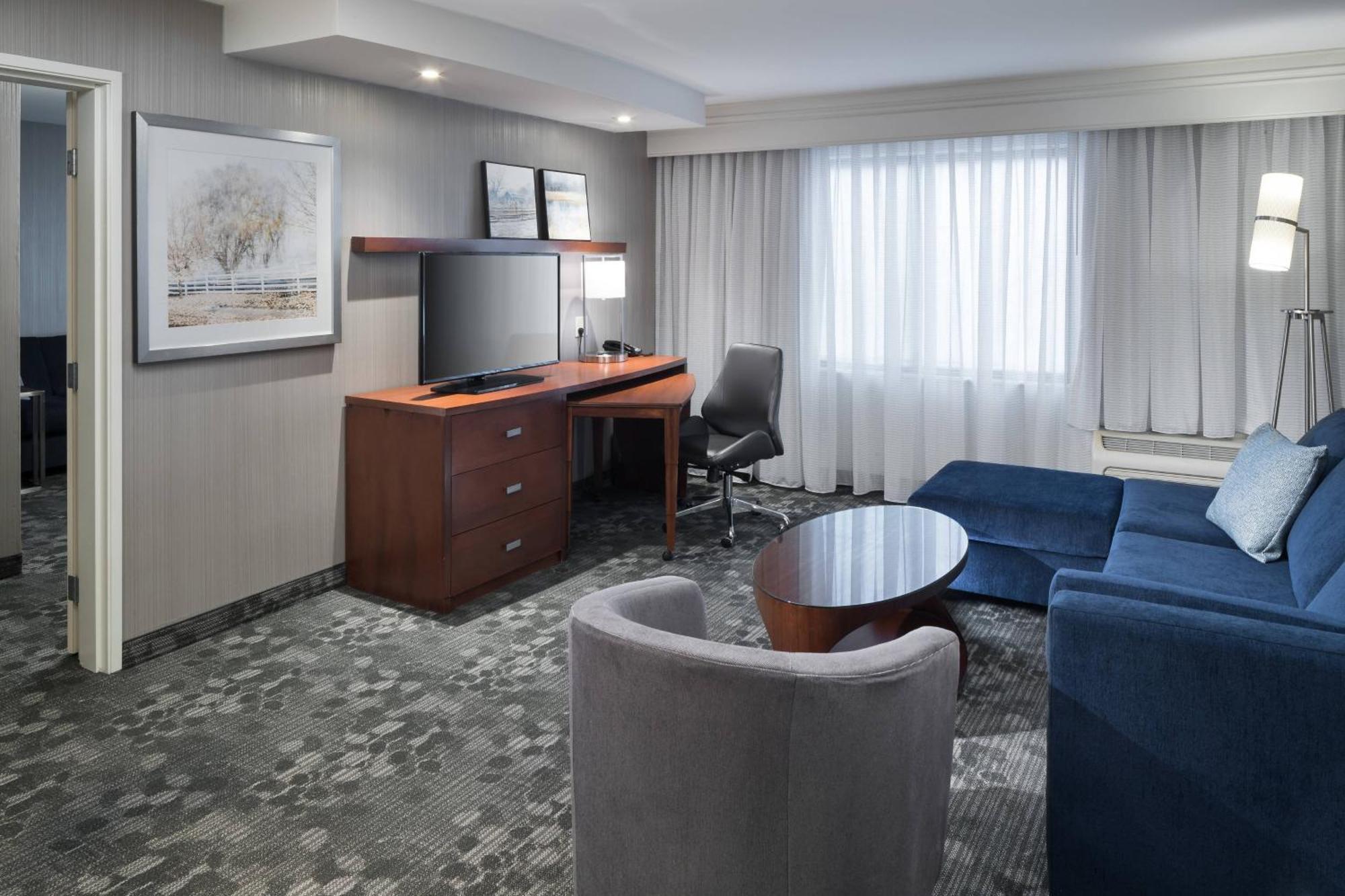 Courtyard By Marriott West Orange Hotel Екстериор снимка
