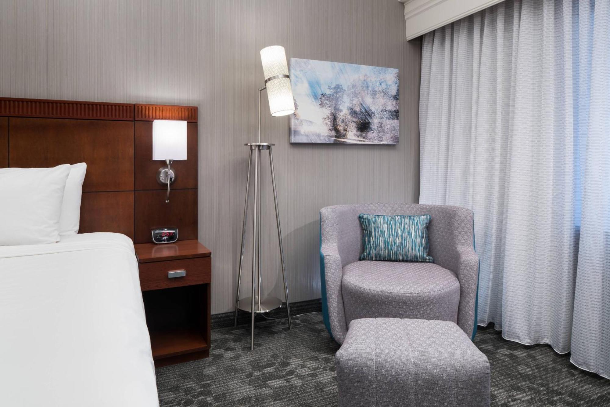 Courtyard By Marriott West Orange Hotel Екстериор снимка